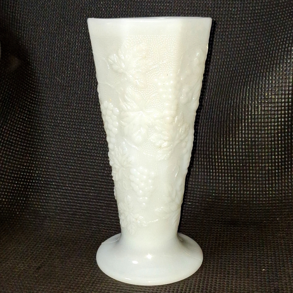 A white glass vase vintage with a Grapevine great cluster motif